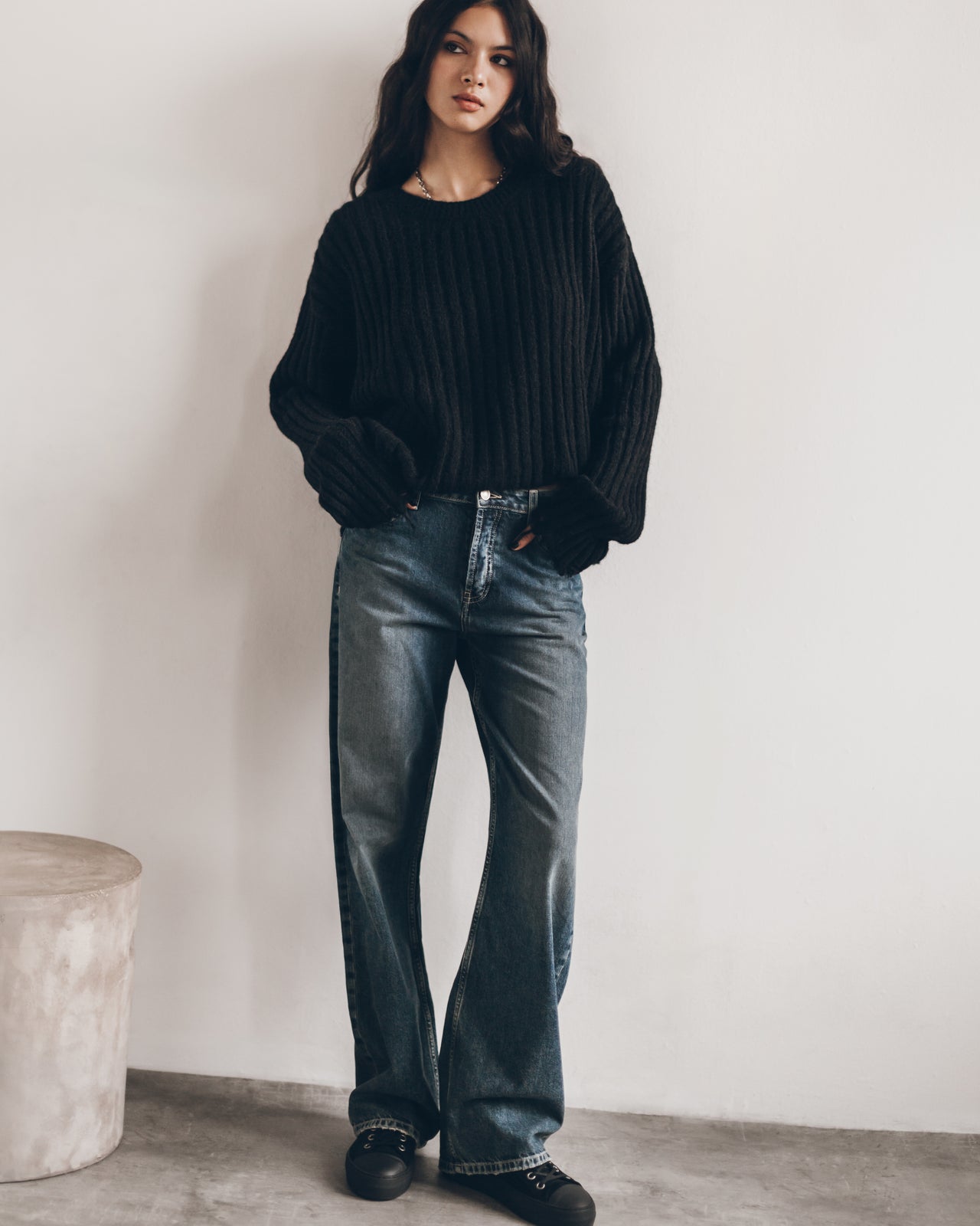 Black Destroyed Knitted Sweater Dark Blue Loose Jeans - Product photo