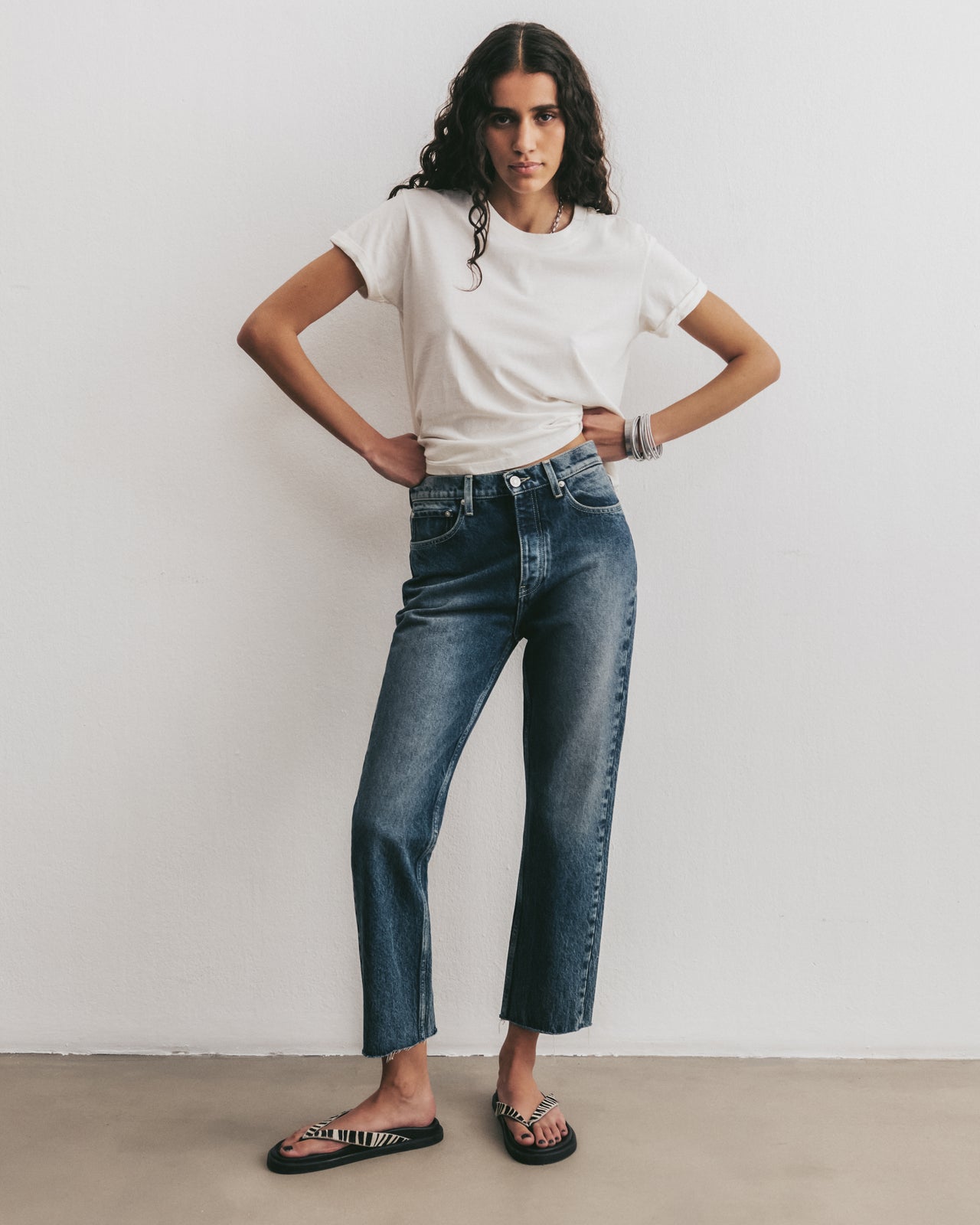 Dark Blue Regular Jeans White Regular Cotton Shirt - Product photo