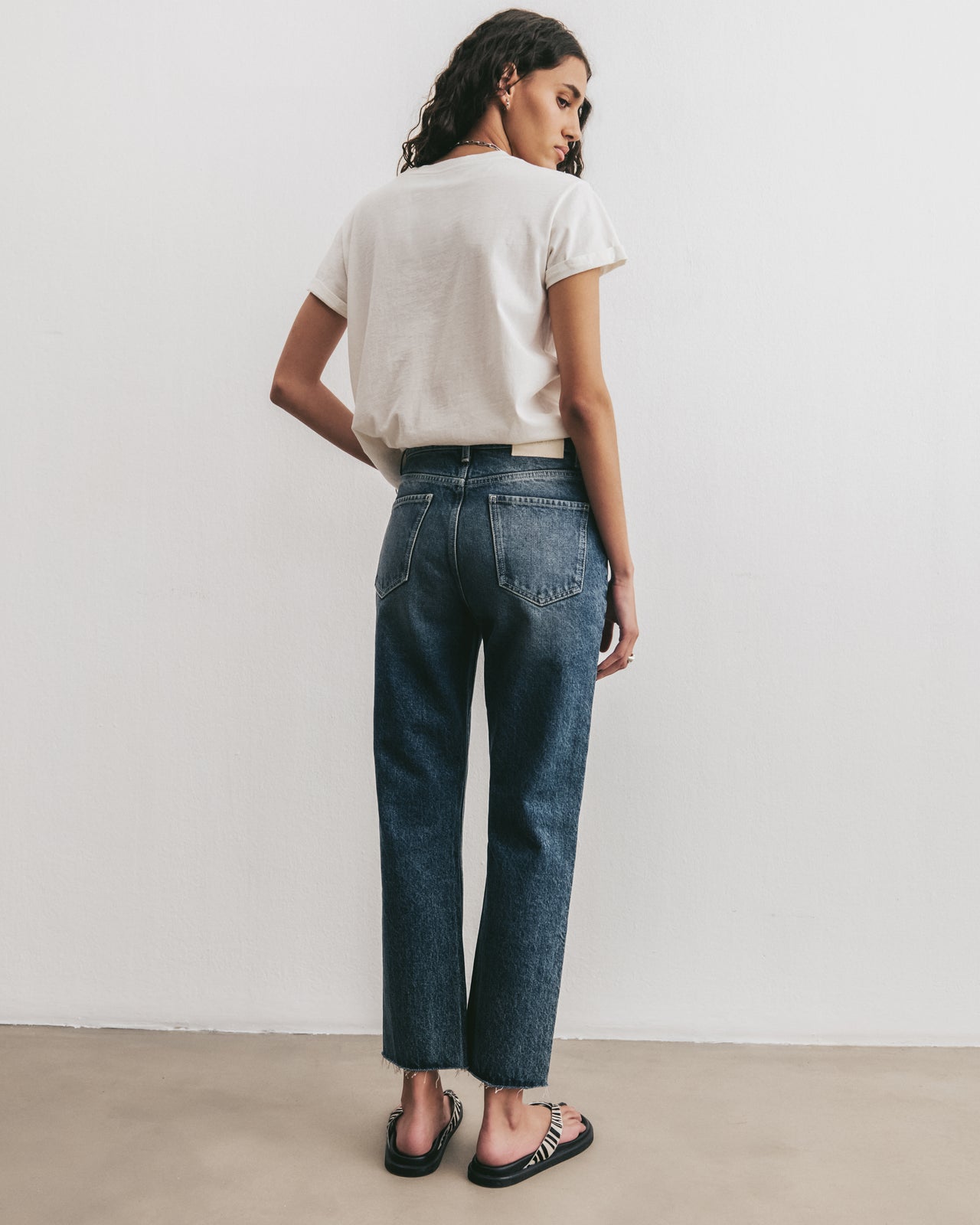Dark Blue Regular Jeans White Regular Cotton Shirt - Product photo