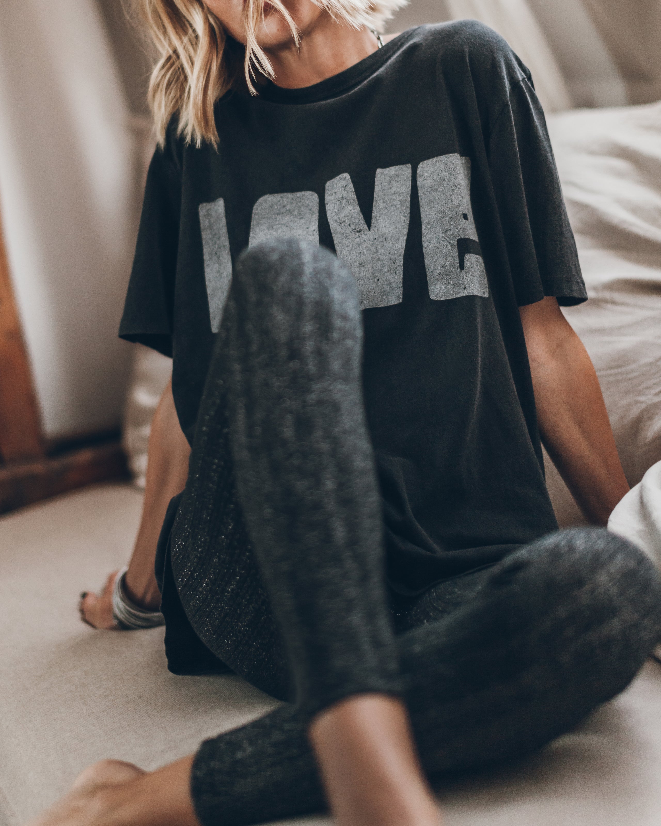Dark Love Relaxed Shirt Sparkly Ribbed Leggings - Product photo