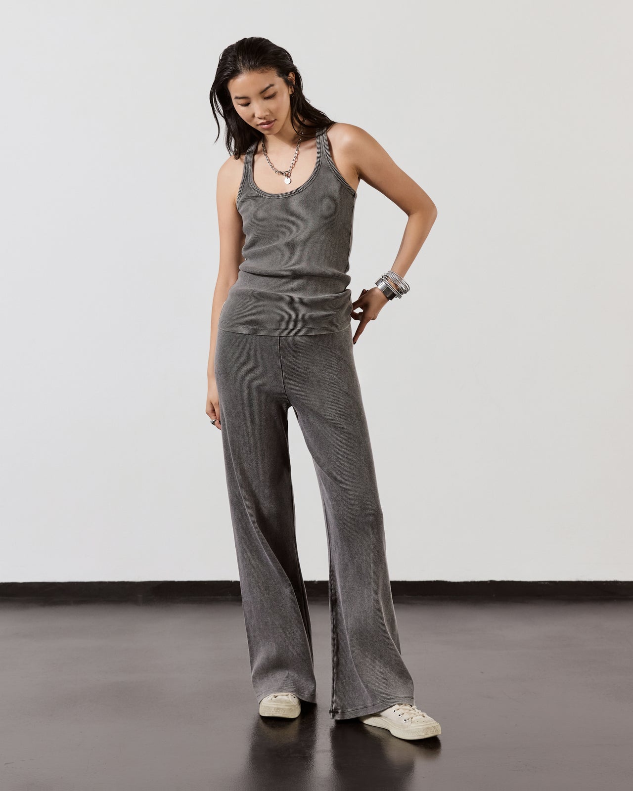 Dark Ribbed Tank Top Dark Ribbed Pants - Product photo