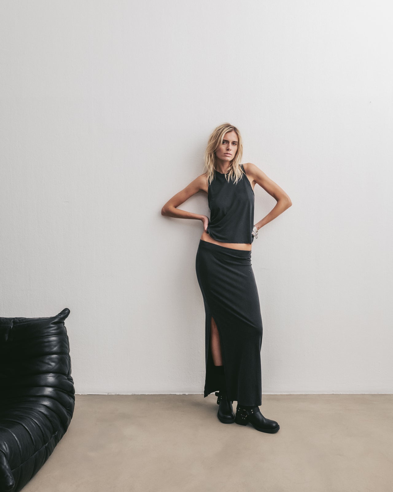 Dark Tank Top Dark Long Skirt Black Buckle Boots - Product photo