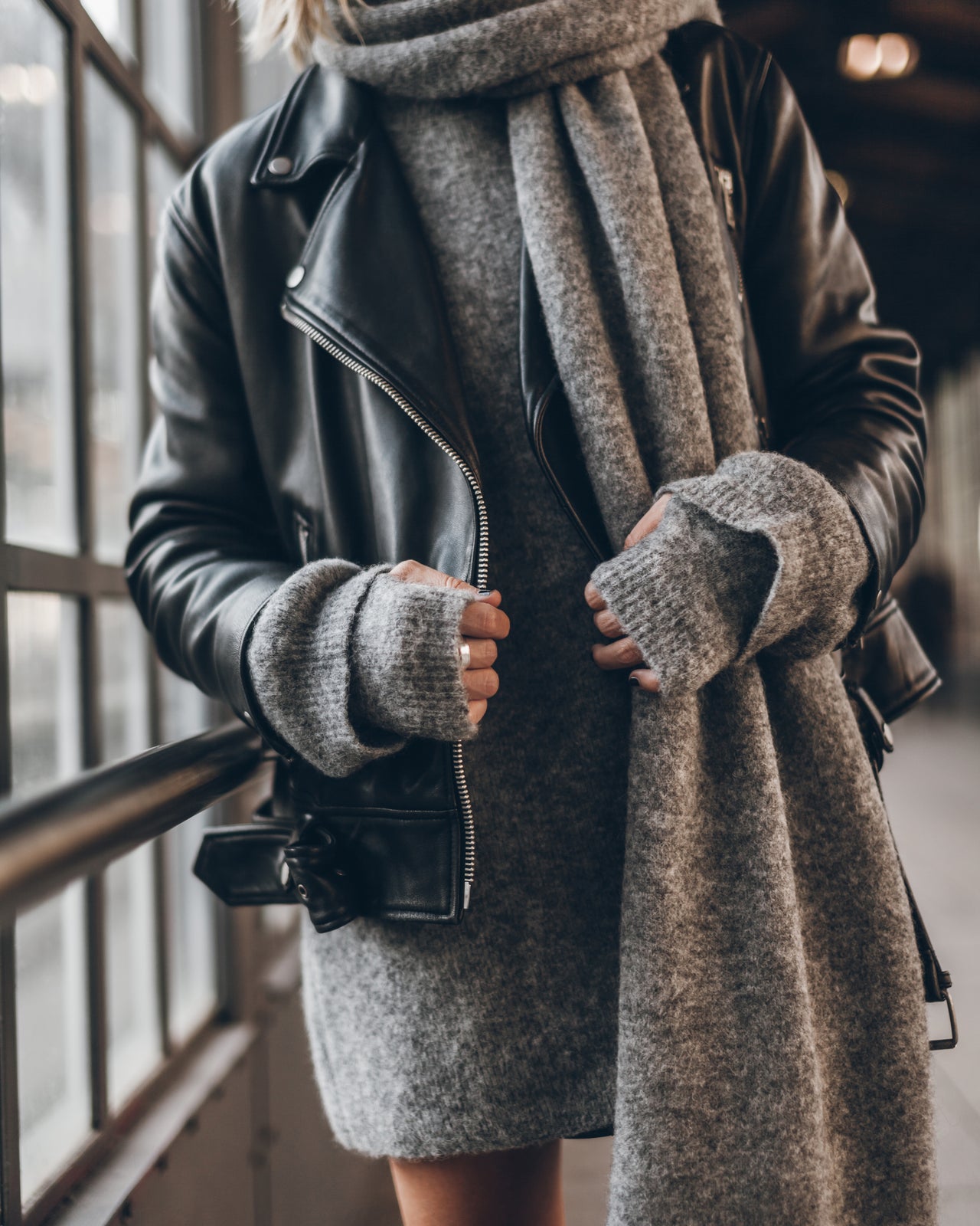 Grey Melange Oversized Knitted Sweater Grey Melange Knit Gloves Grey Melange Knit Scarf Leather J...
