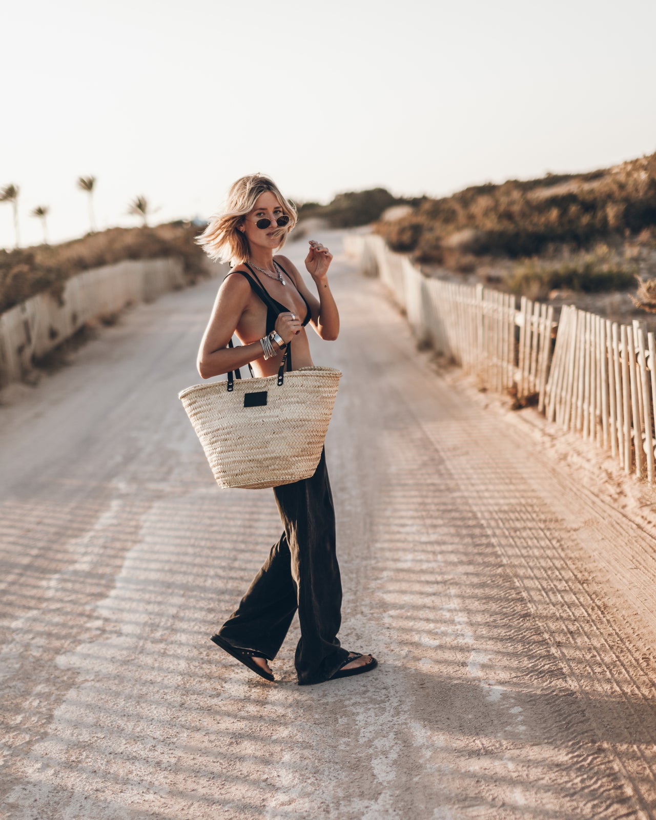 The Black Breezy Pants The Black Triangle Bikini Top The Large Cesta Bag - Product photo