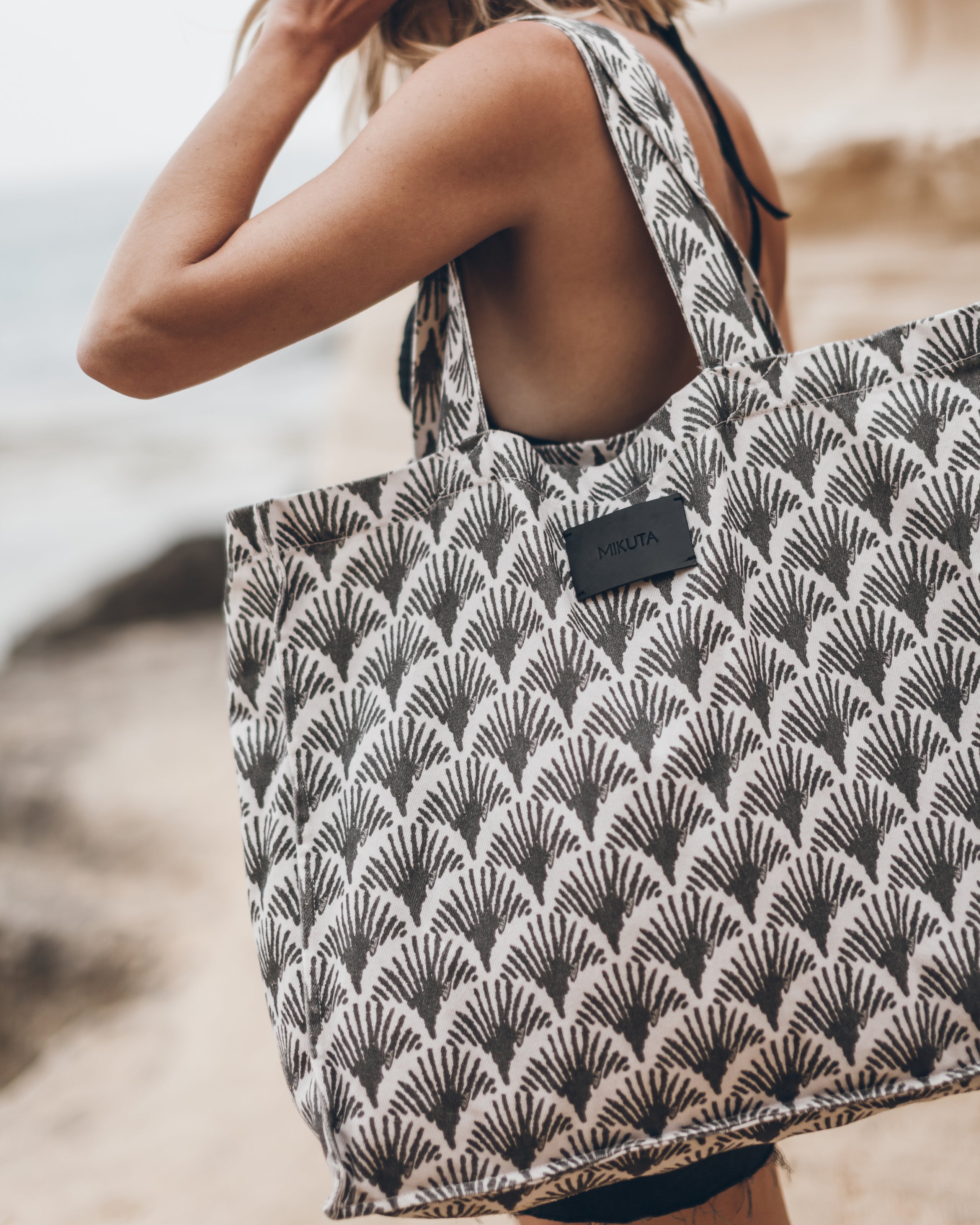 The Black Printed Large Canvas Bag - Product photo