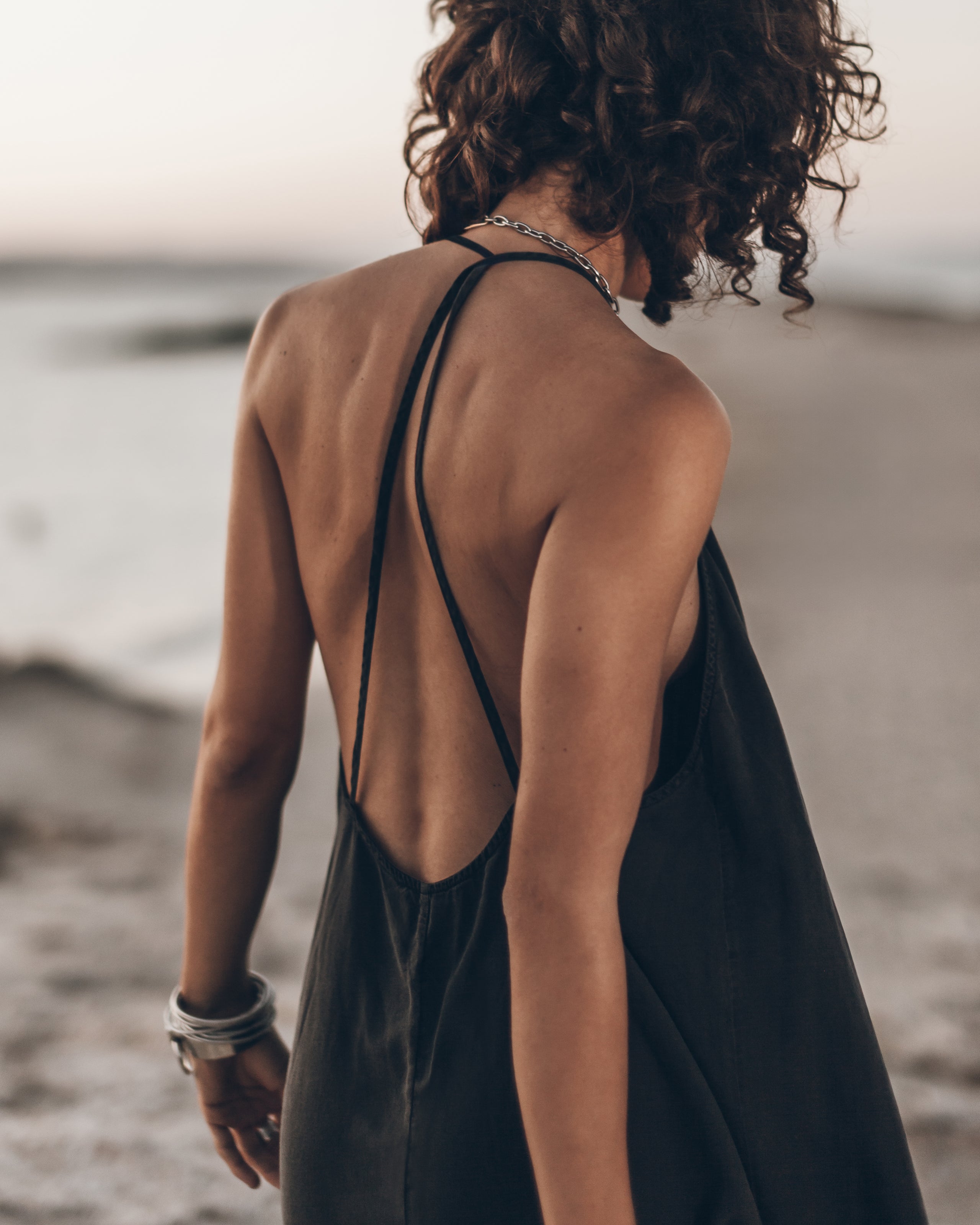 The Black Short Beach Dress Guindi - Product photo