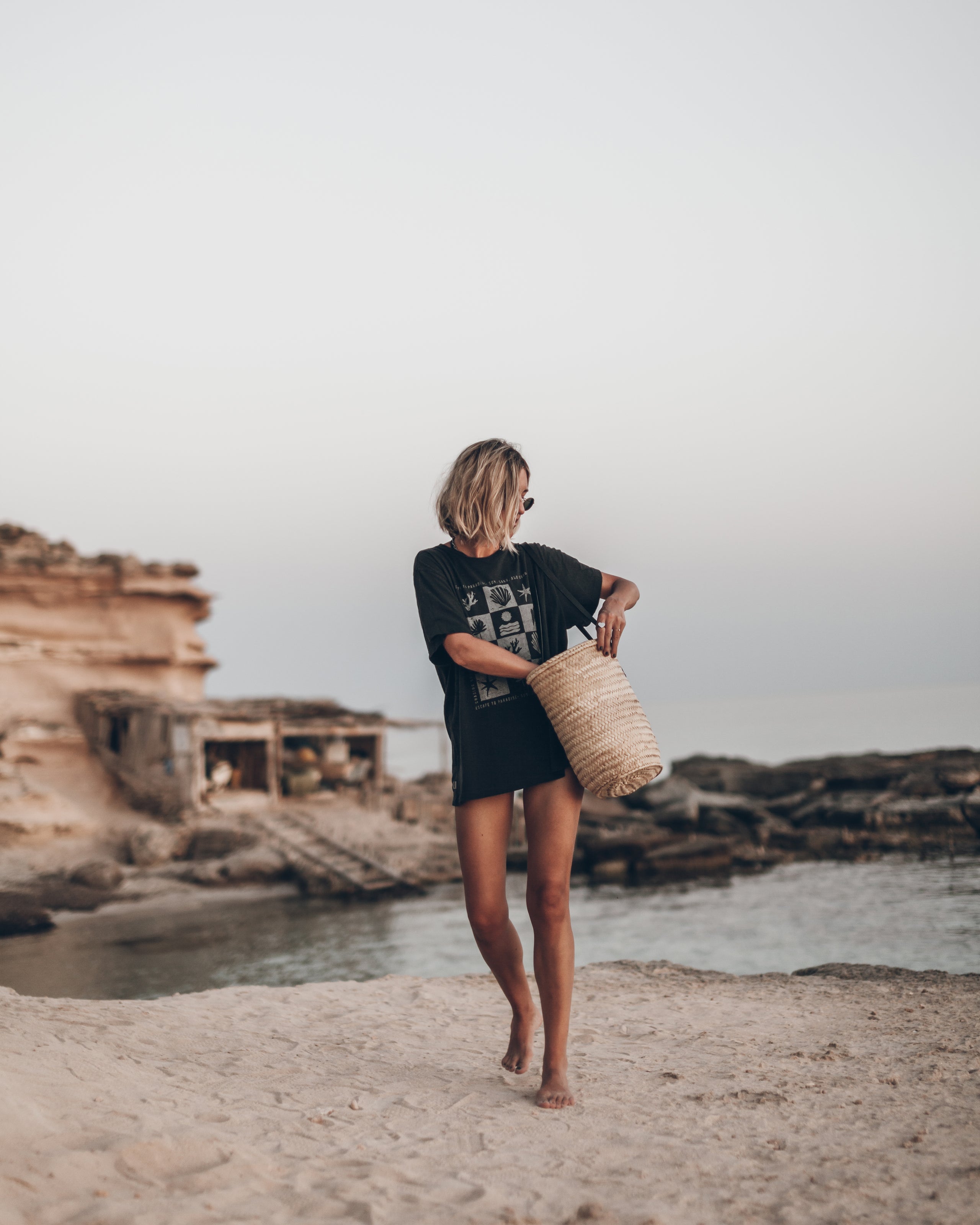 The Dark Coral Relaxed Shirt The Large Cesta Bag - Product photo