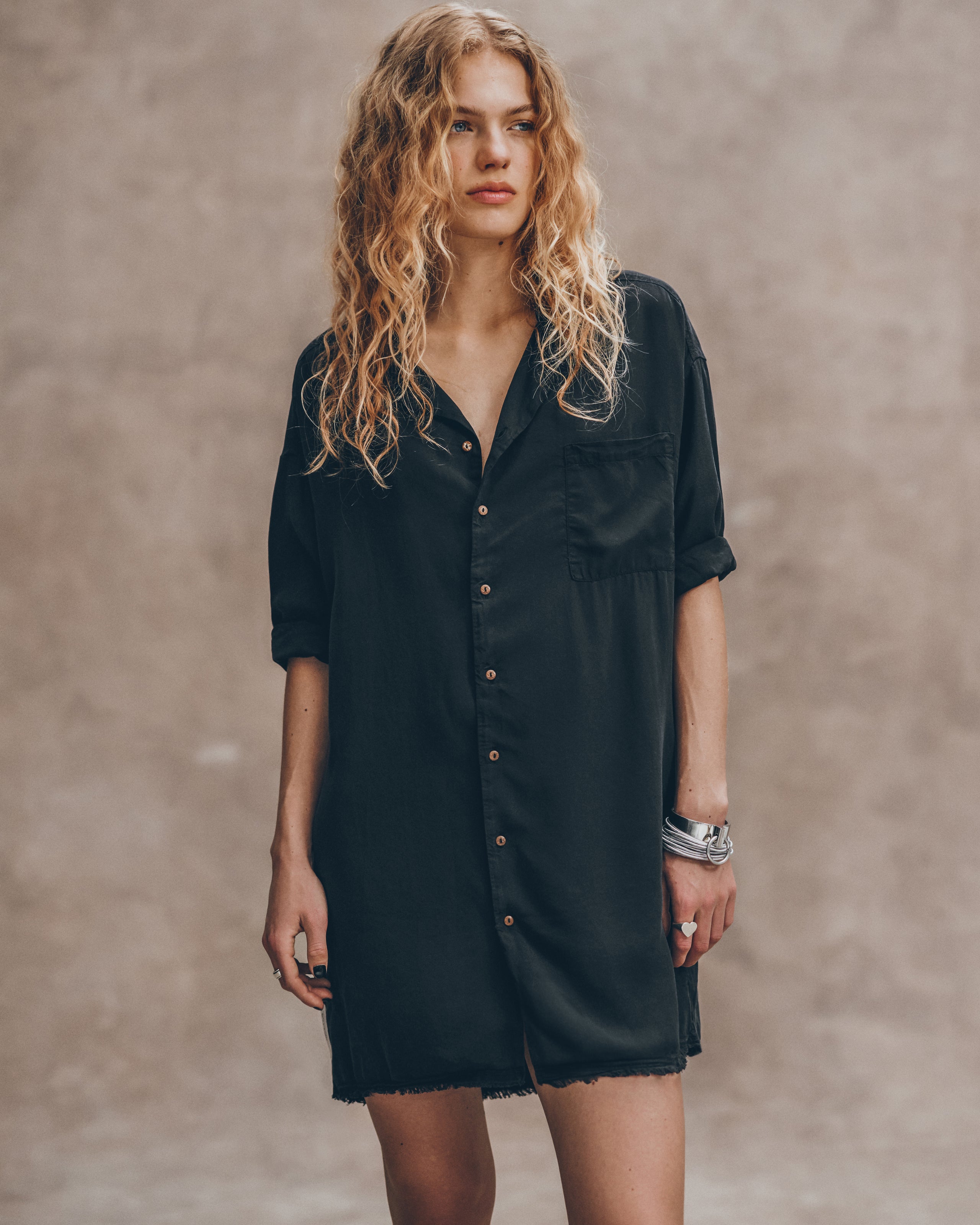 The Dark Shirt Dress The Black Strappy Leather Sandals - Product photo