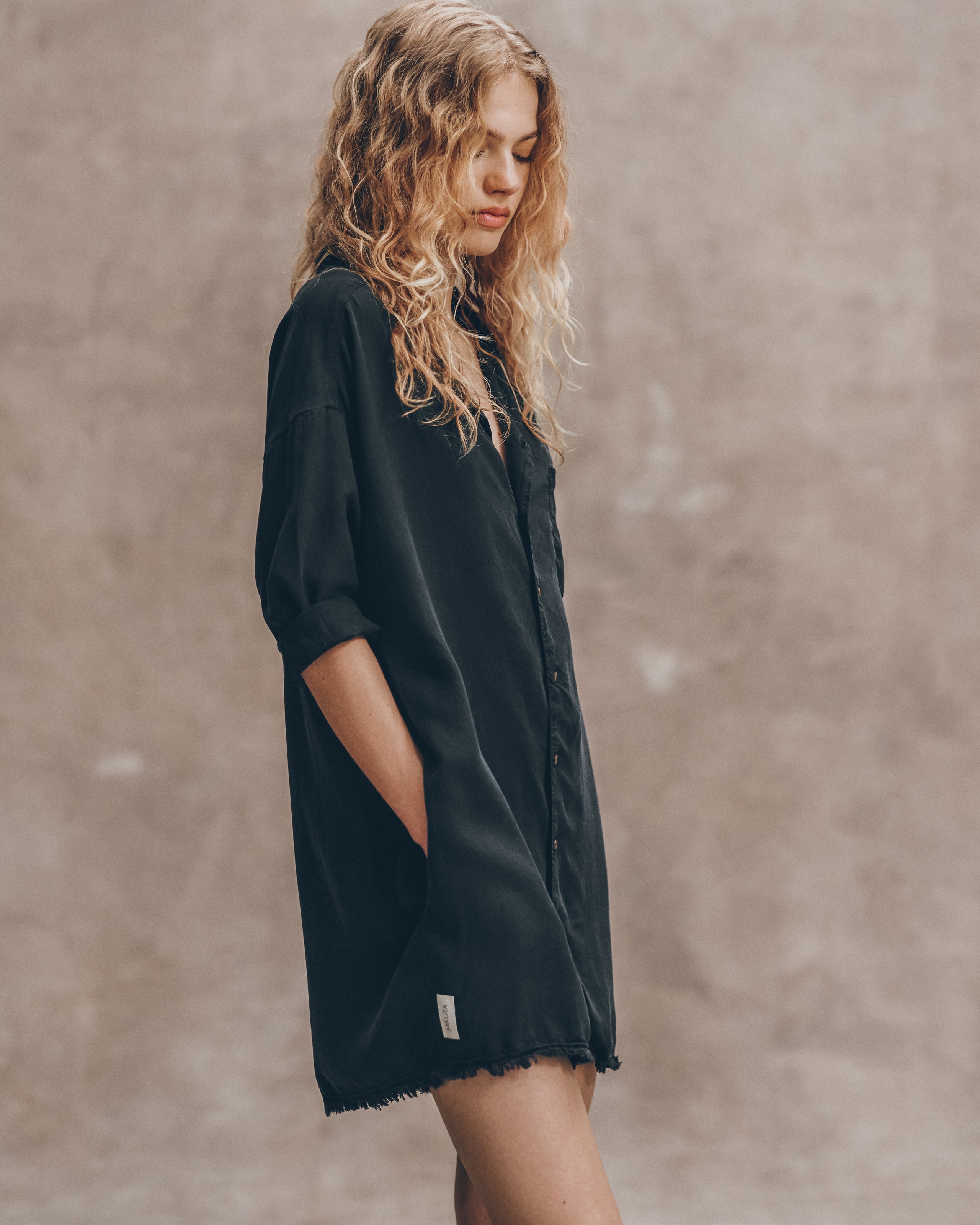 The Dark Shirt Dress The Black Strappy Leather Sandals - Product photo