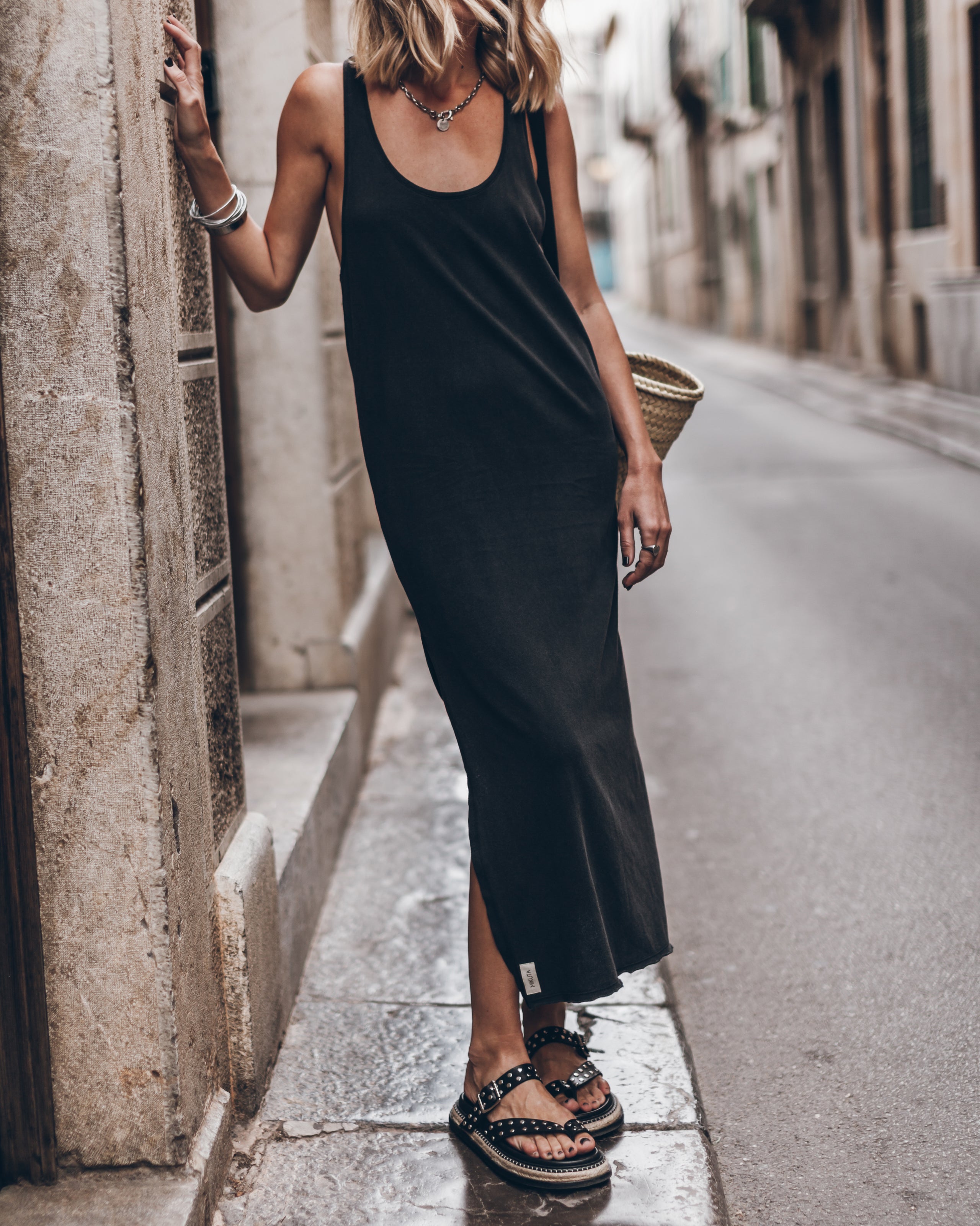 The Dark Twisted Tank Dress The Black Chunky Sandals The Large Cesta Bag - Product photo