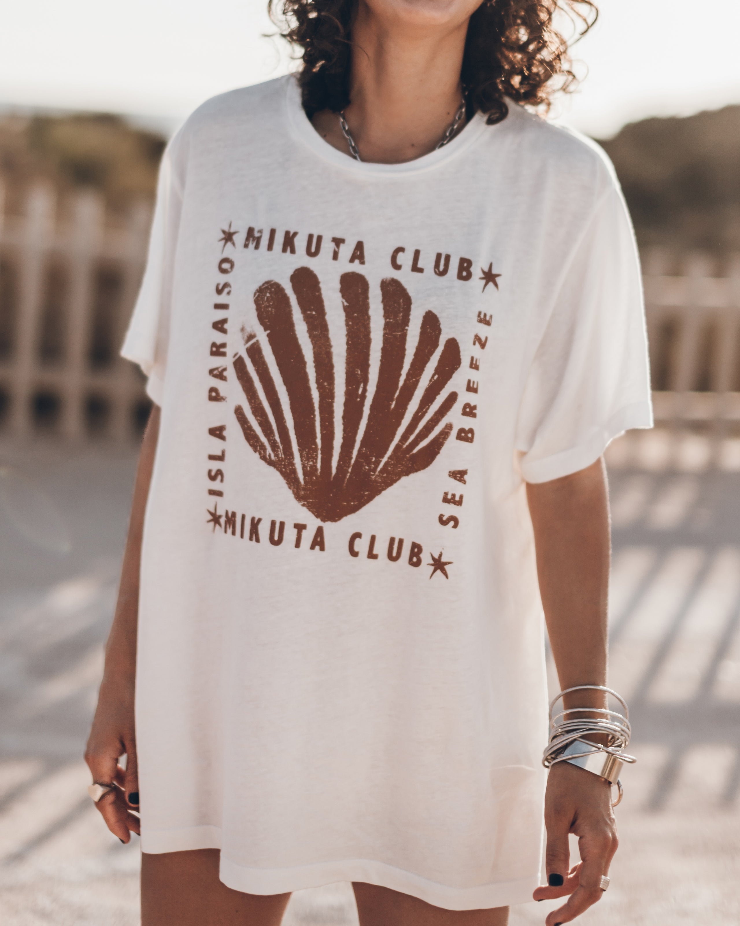 The Ecru Coral Relaxed Shirt Guindi Crop - Product photo