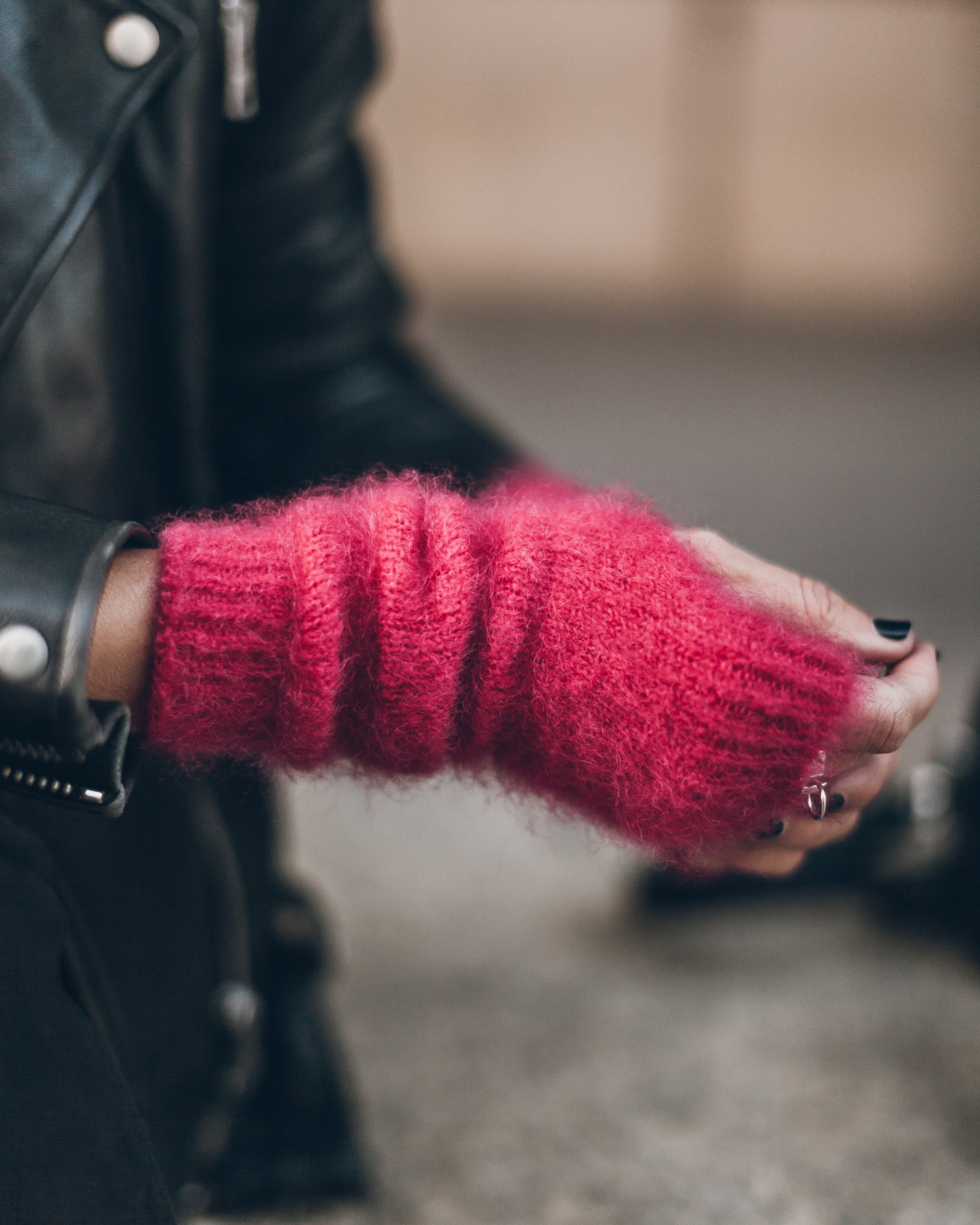 The Pink Knit Gloves
