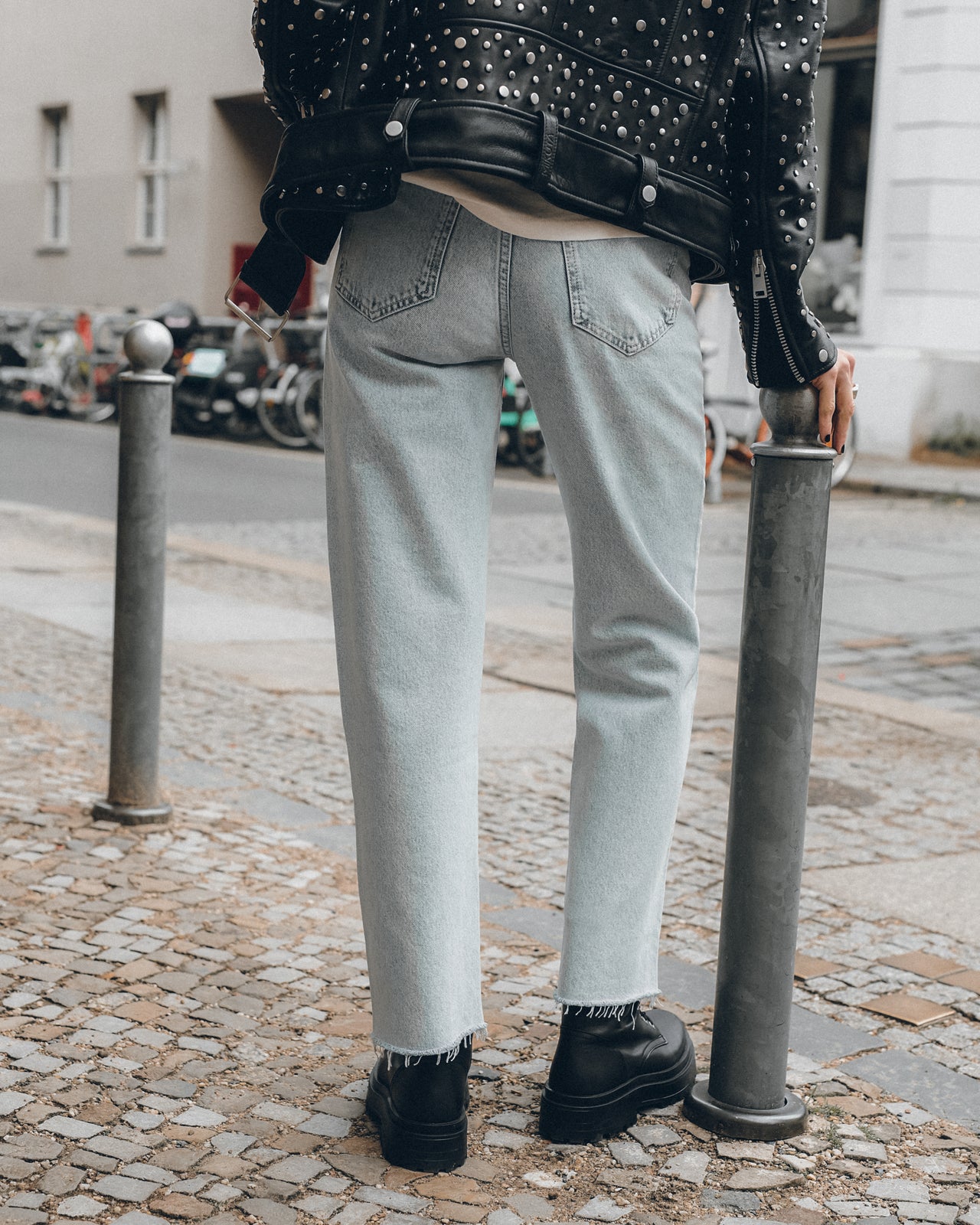The Blue Cropped Straight Jeans