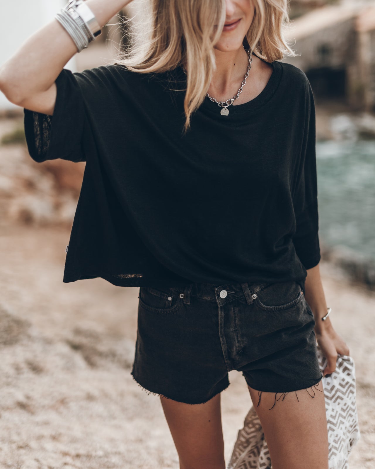 The Black Loose Linen T-Shirt