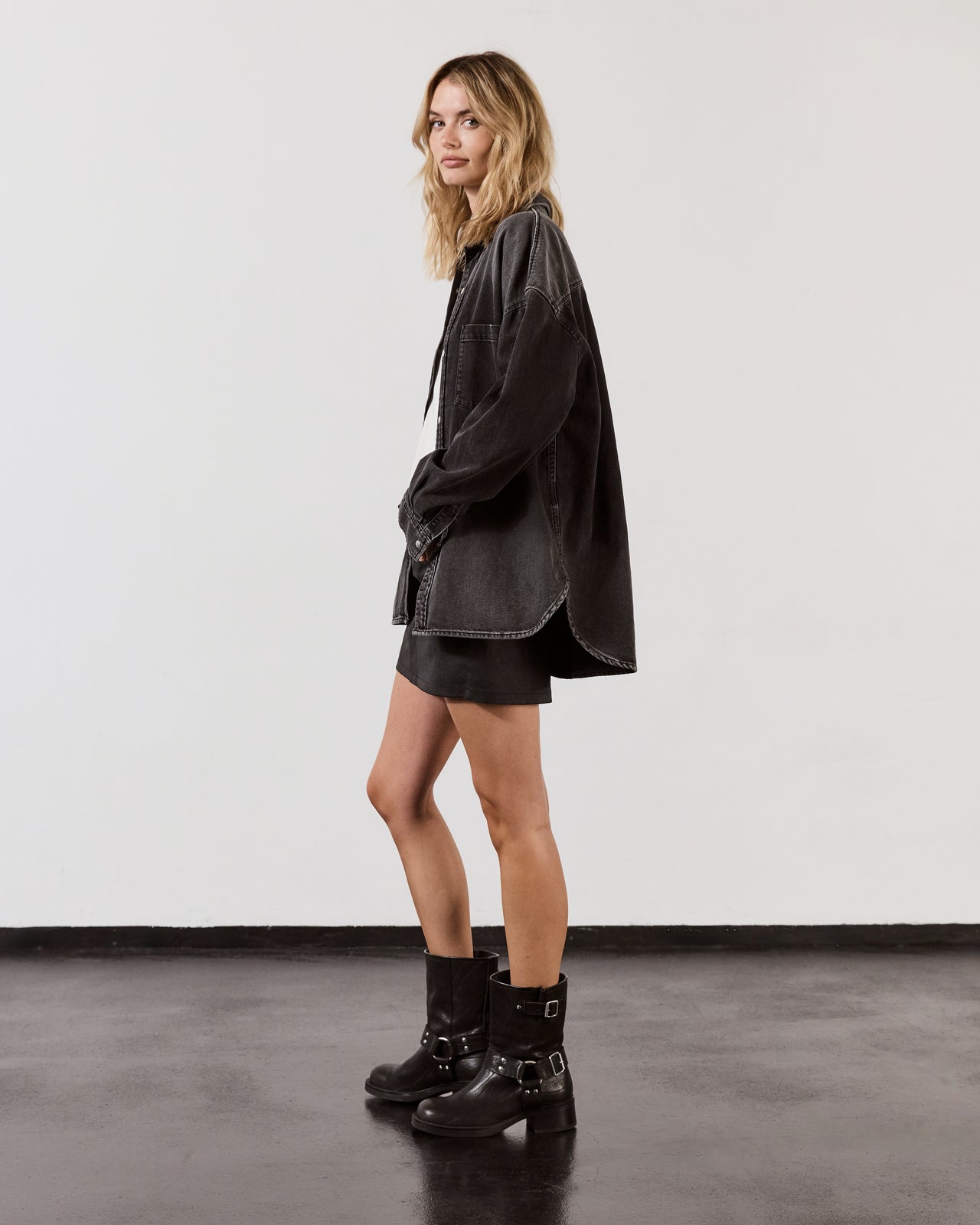 Black Loose Denim Shirt Off White Dry Cotton Vintage Shirt Leather Skirt Black Buckle Boots - Pro...