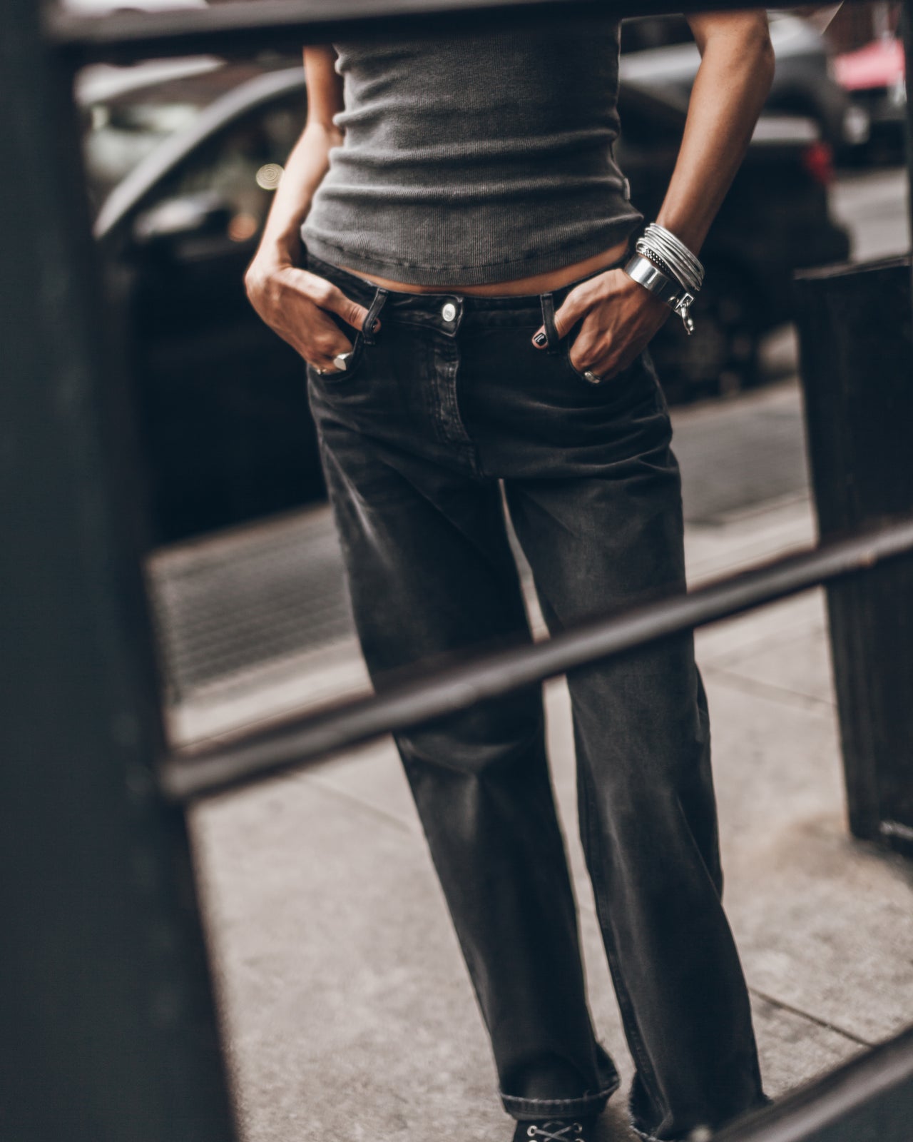 Black Loose Jeans Dark Faded Ribbed Standard Tank Top Black Platform Sneakers - Product photo