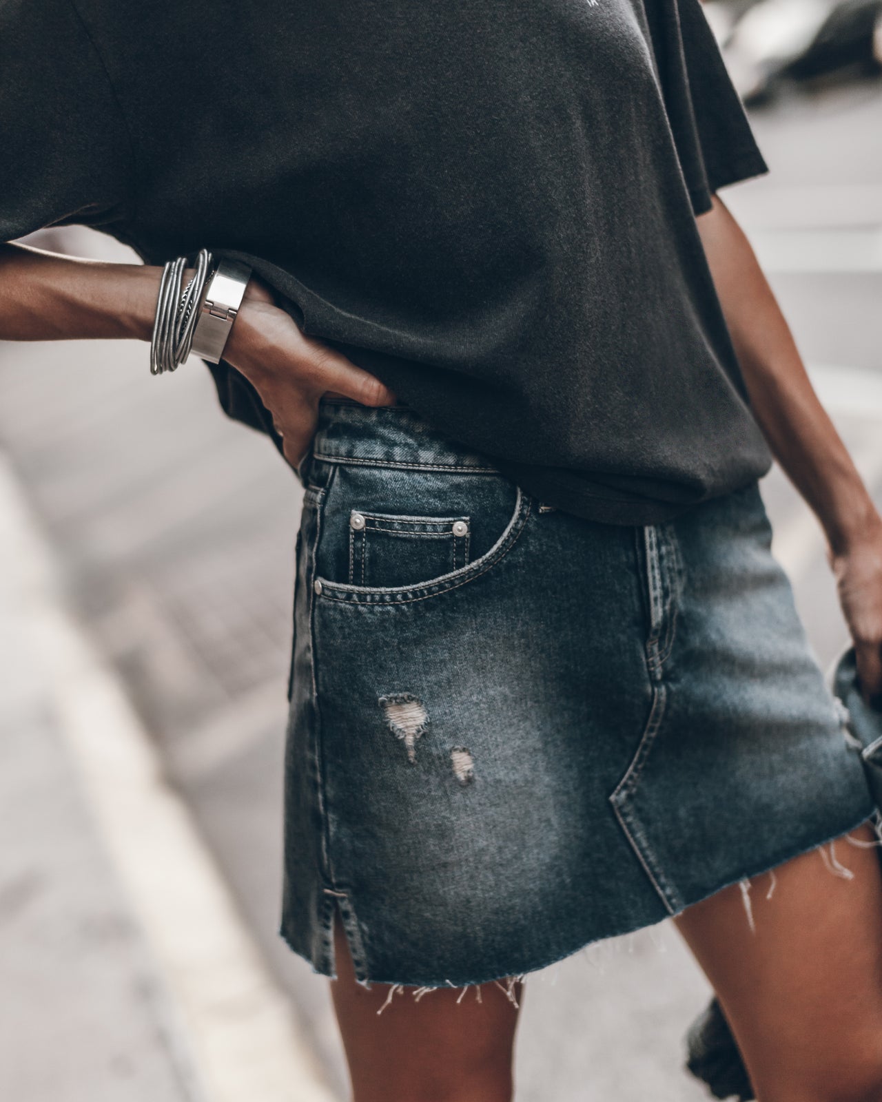 The Dark Blue Slit Denim Skirt