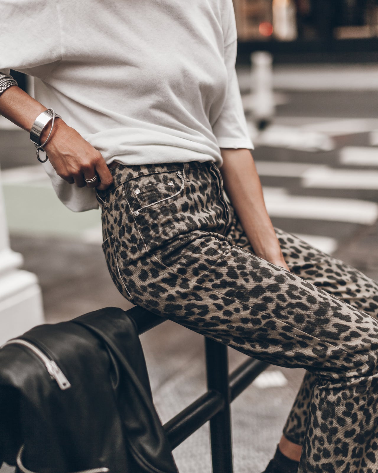 Leo Cropped Straight Jeans Off White Dry Cotton Vintage Shirt - Product photo