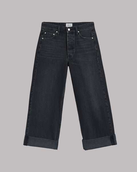 Qiz yigitning jinsiy azosini yuvadi Porno ruxsat bilan tugaydi