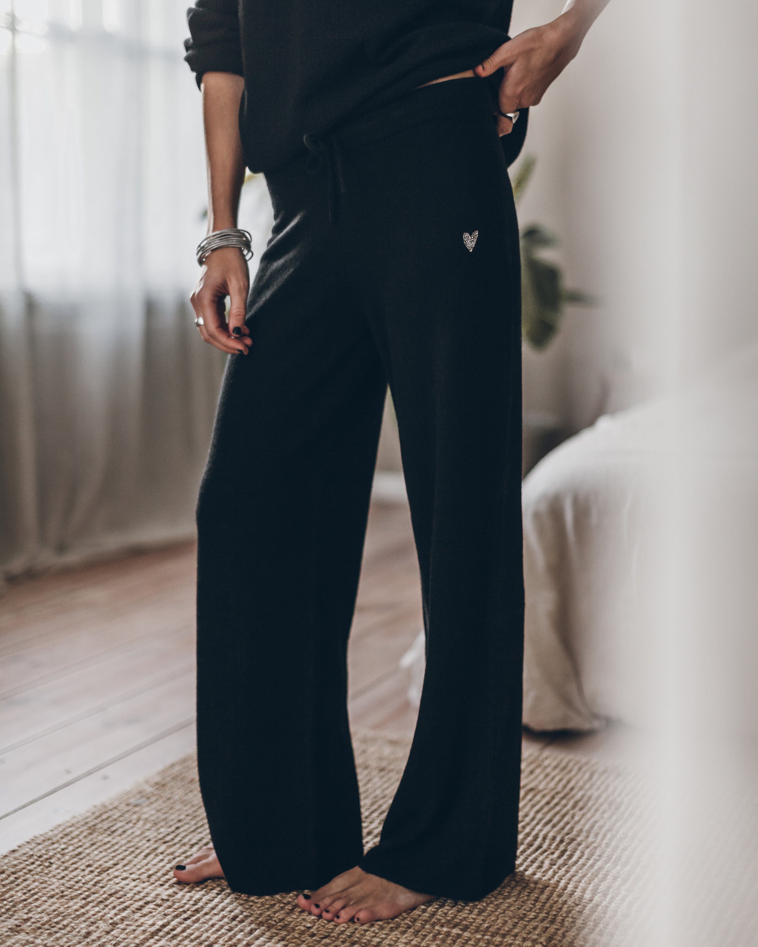 The Black Cashmere Knitted Sweater The Black Cashmere Knitted Pants Studio Jacqueline - Product p...