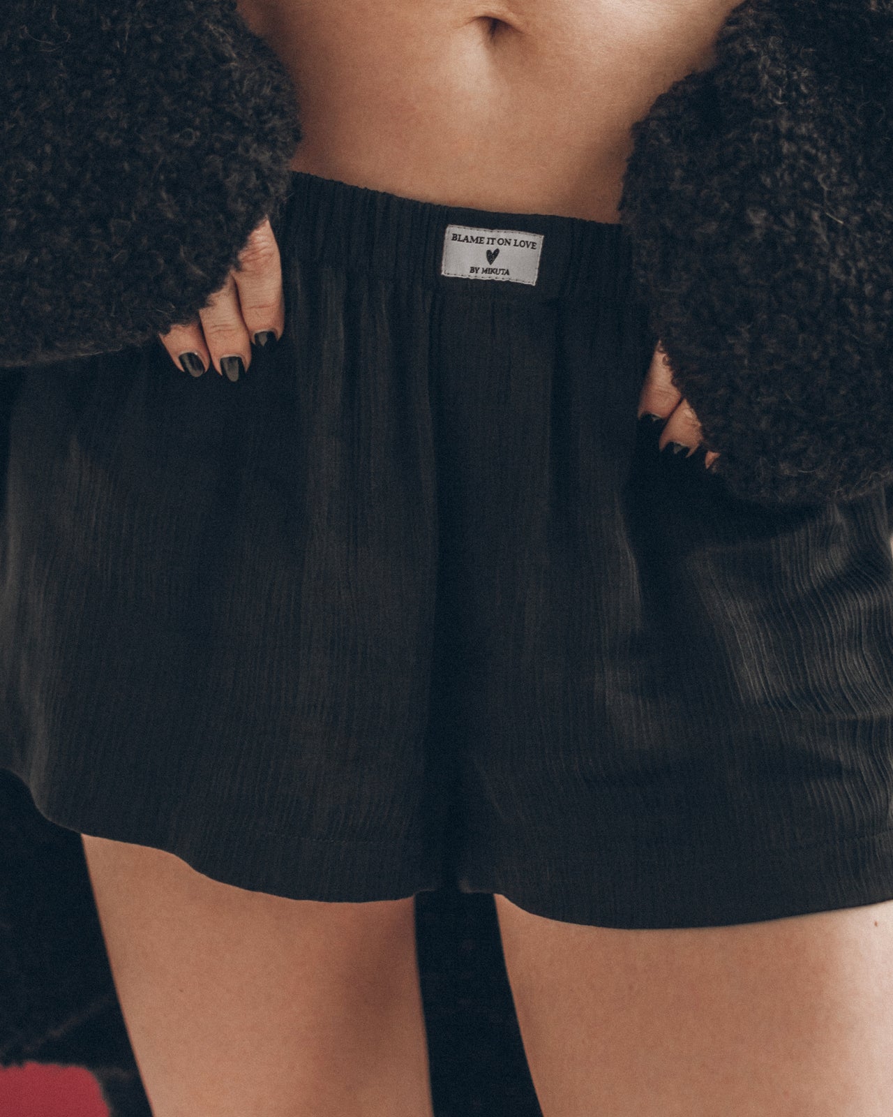 The Black Crinkle Boxer Shorts The Black Alpaca Cardigan Studio Ann - Product photo