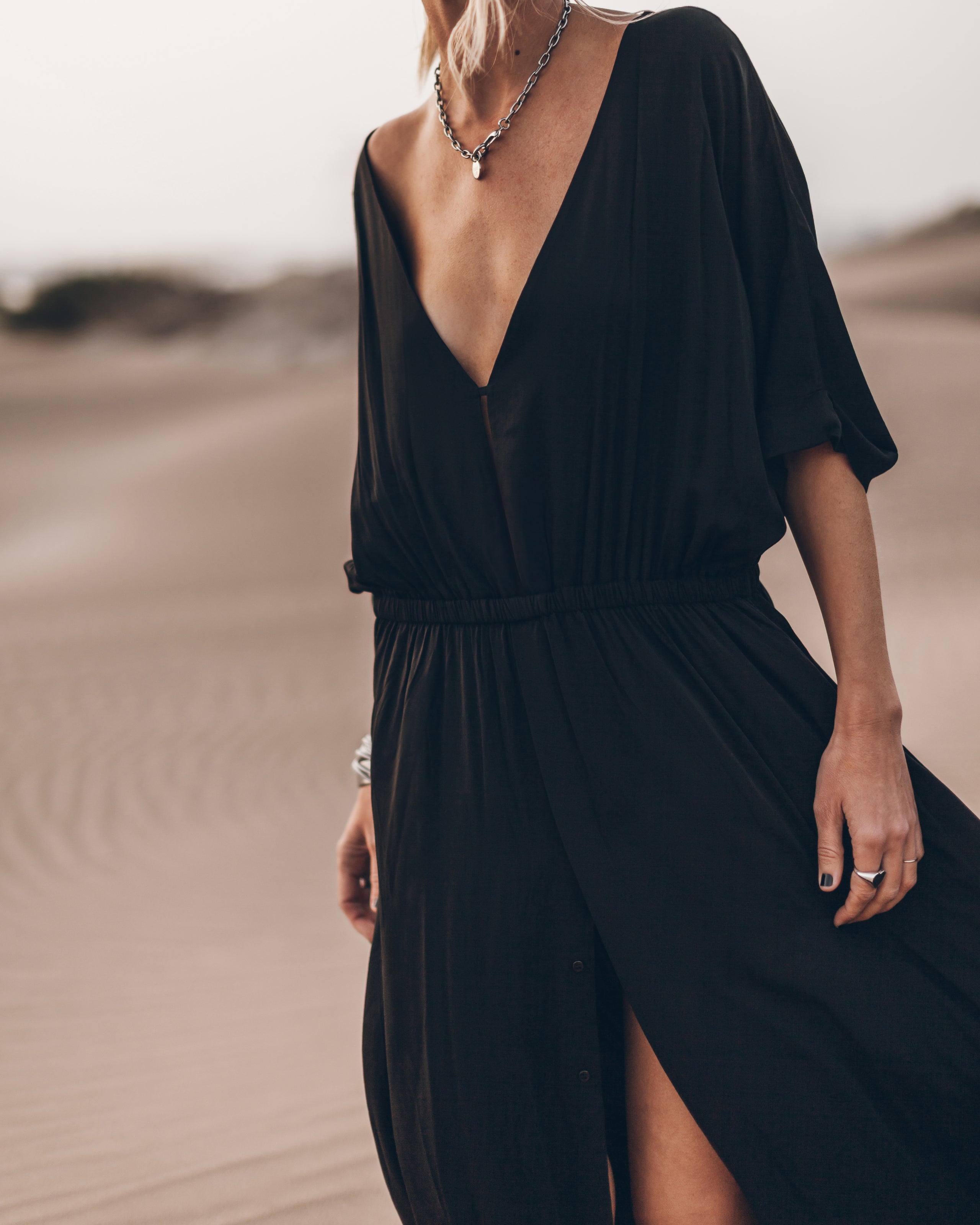 The Black Long Chill Dress Desert California Jacqueline - Product photo