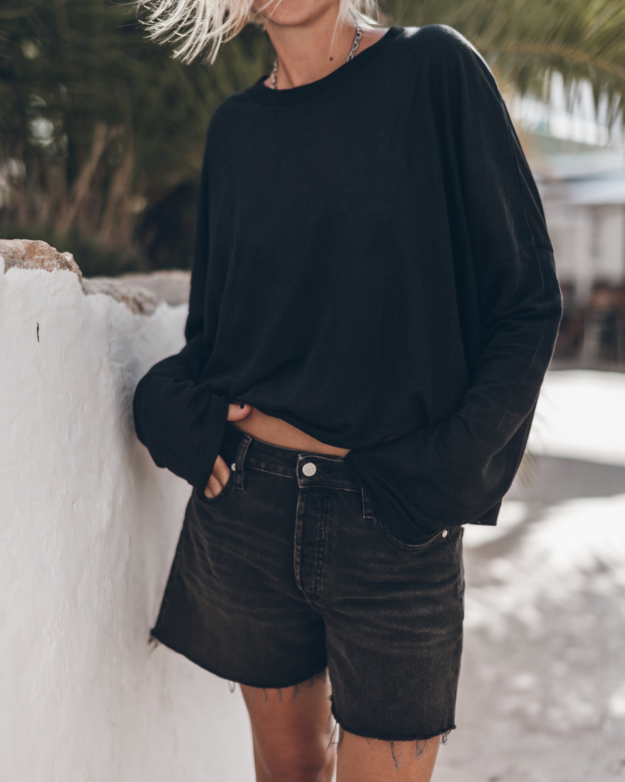 The Black Loose Linen Longsleeve