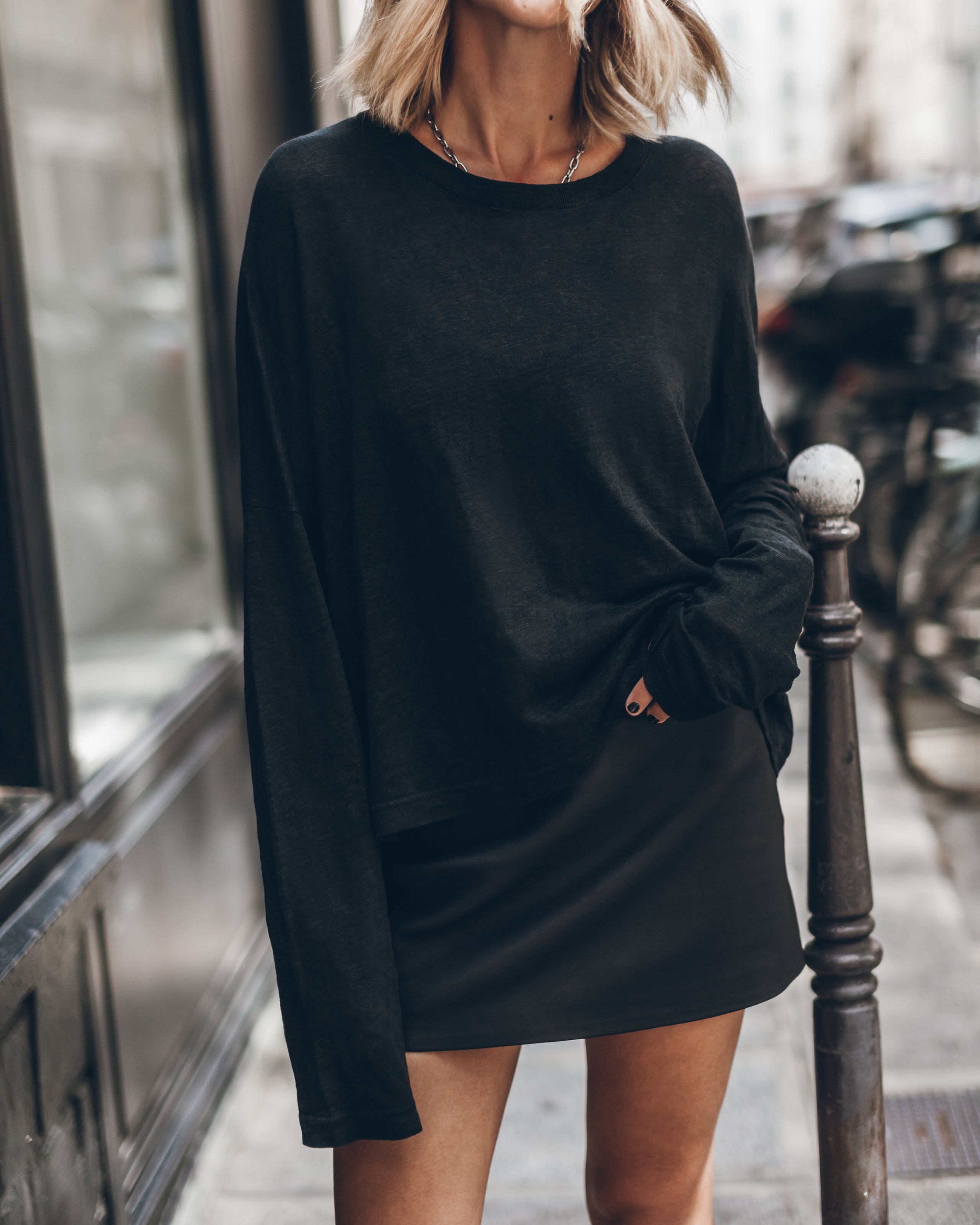 The Black Loose Linen Longsleeve
