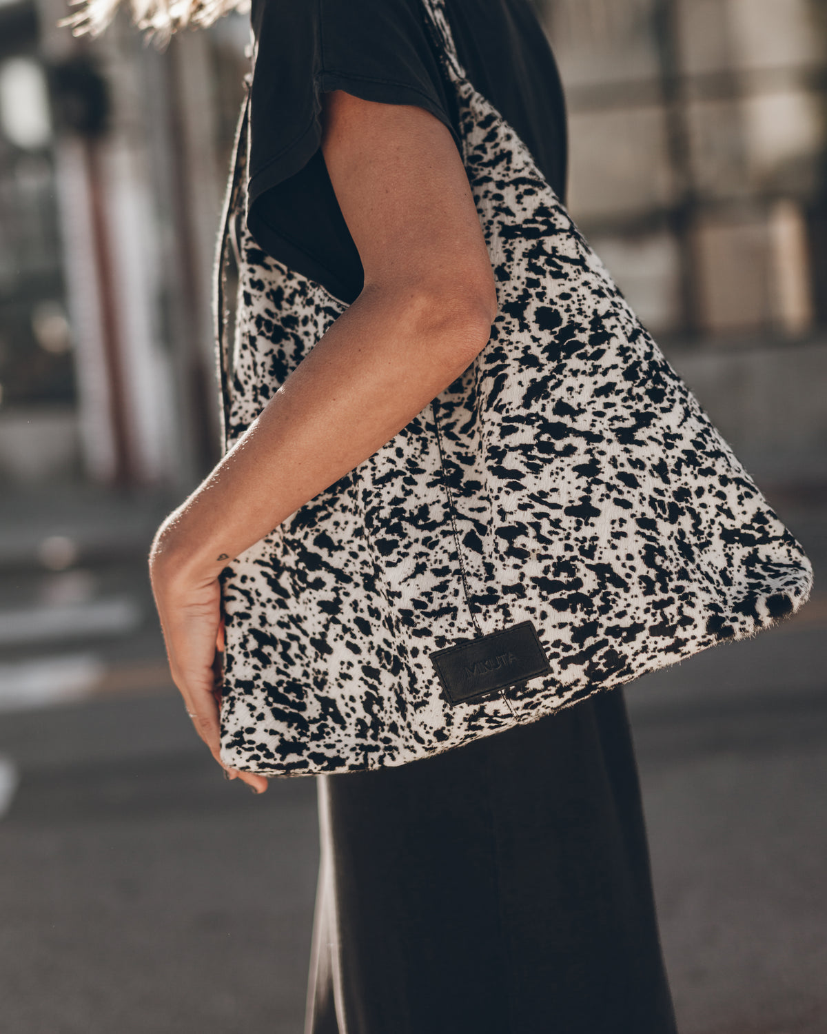 The Dalmatian Leather Hobo Bag The Dark Long Batwing Dress The Black Leather Buckle Sandals Los A...