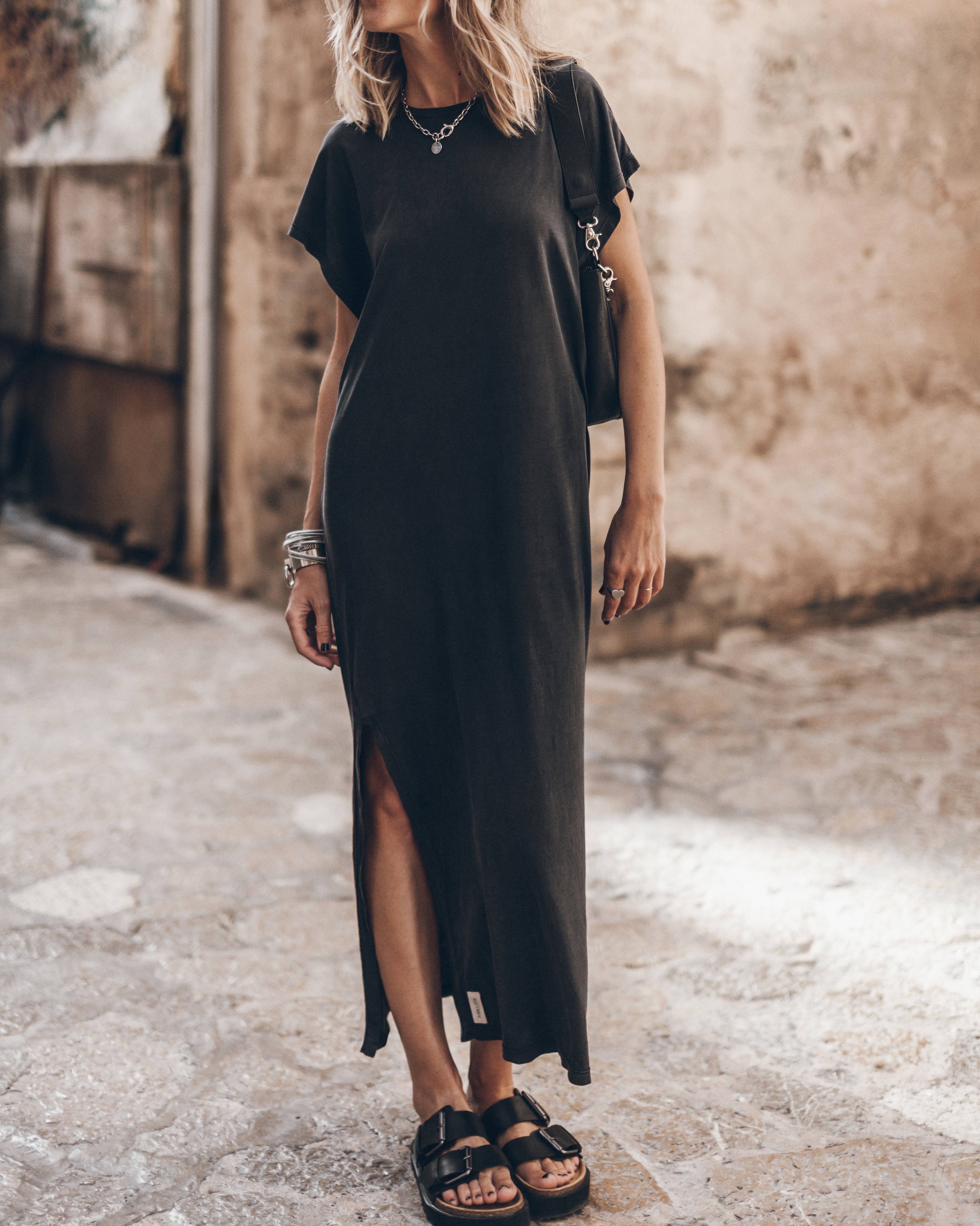 black batwing dress HOULENGS Women's Casual Long Sleeve Long Crew Neck Loose Fit Flowy Maxi Dress Small at Amazon Women's Clothing store Embrace timeless style with this exquisite maxi dress from ASOS DESIGN. Batwing Sleeve Midi Dress: Draped