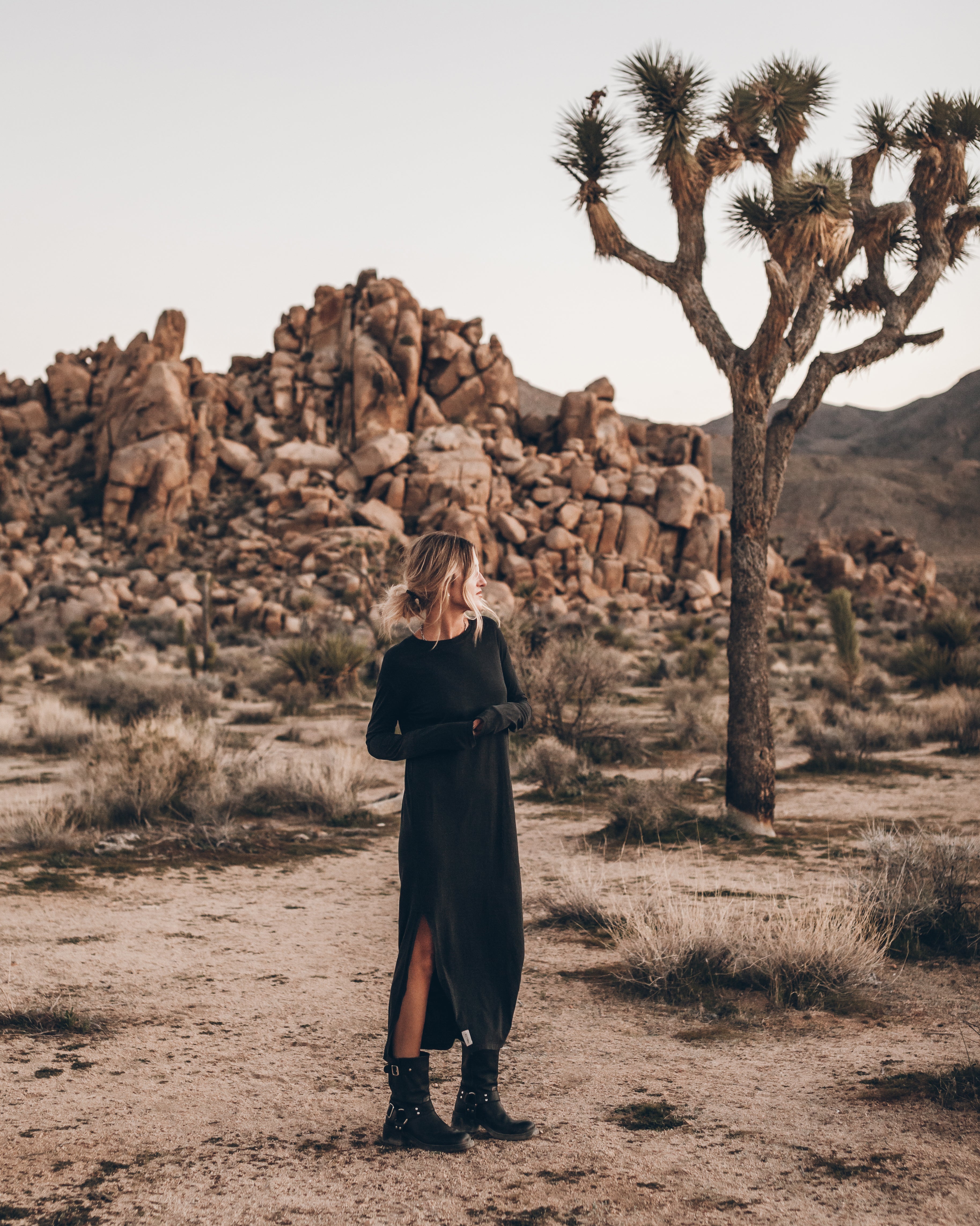 MIKUTA | The Dark Longsleeve Dress MIKUTA | The Dark Longsleeve Dress