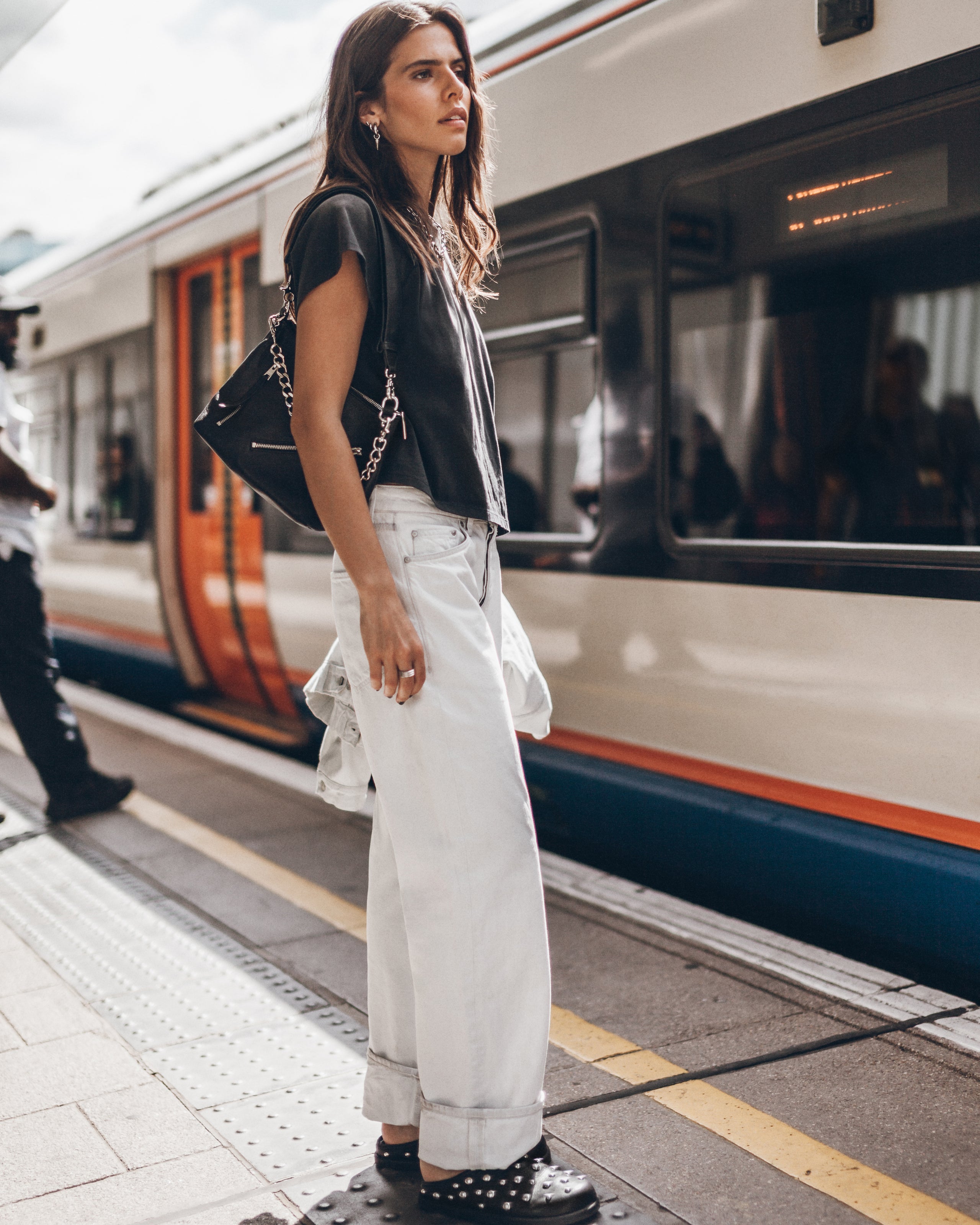 The White Washed Loose Jeans