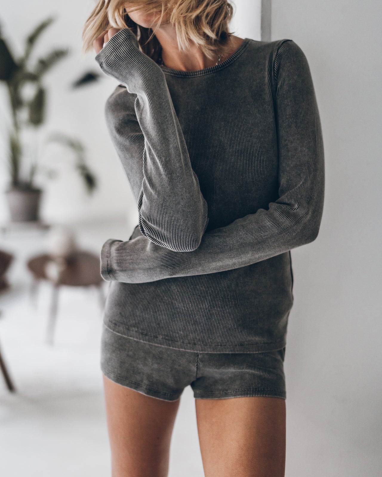 The Dark Ribbed Longsleeve