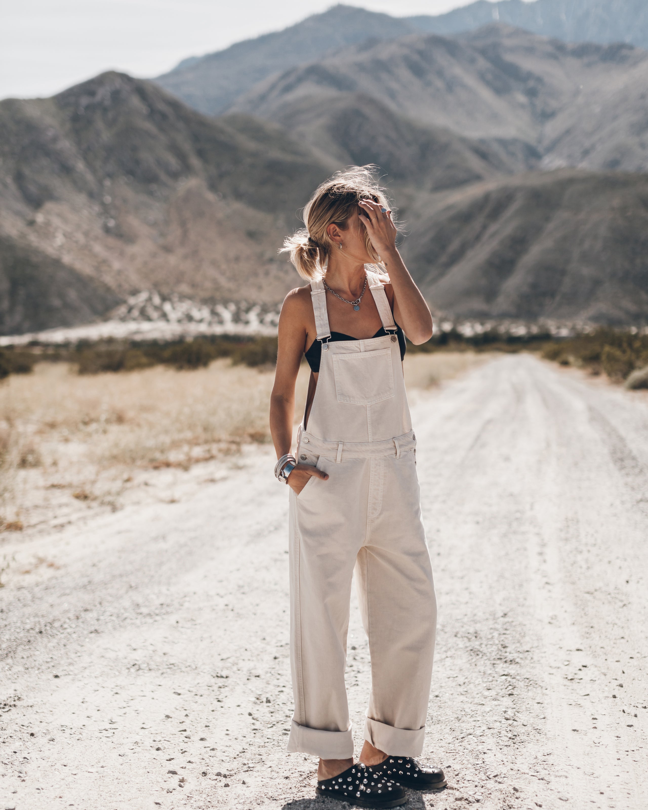 The Greige Dungarees The Studded Leather Mules Desert California Jacqueline - Product photo