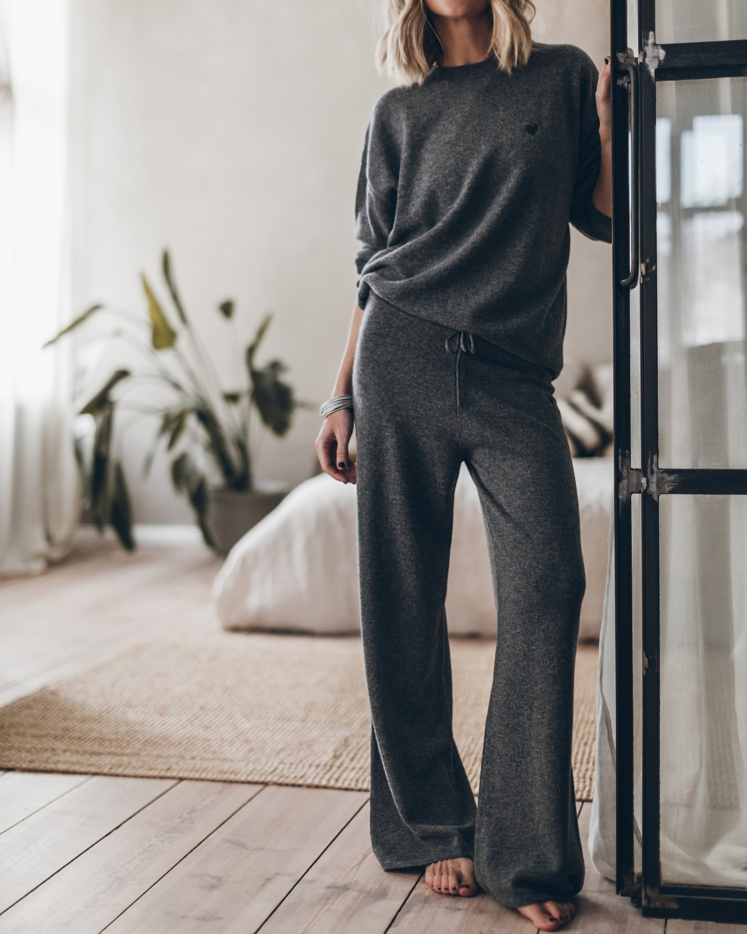 The Grey Cashmere Knitted Sweater The Grey Cashmere Knitted Pants Studio Jacqueline - Product photo