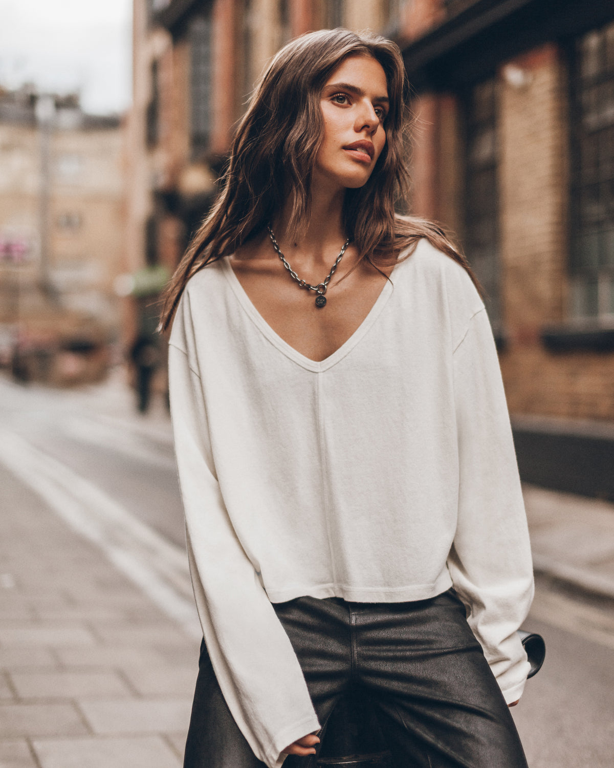 The Off White V-Neck Longsleeve