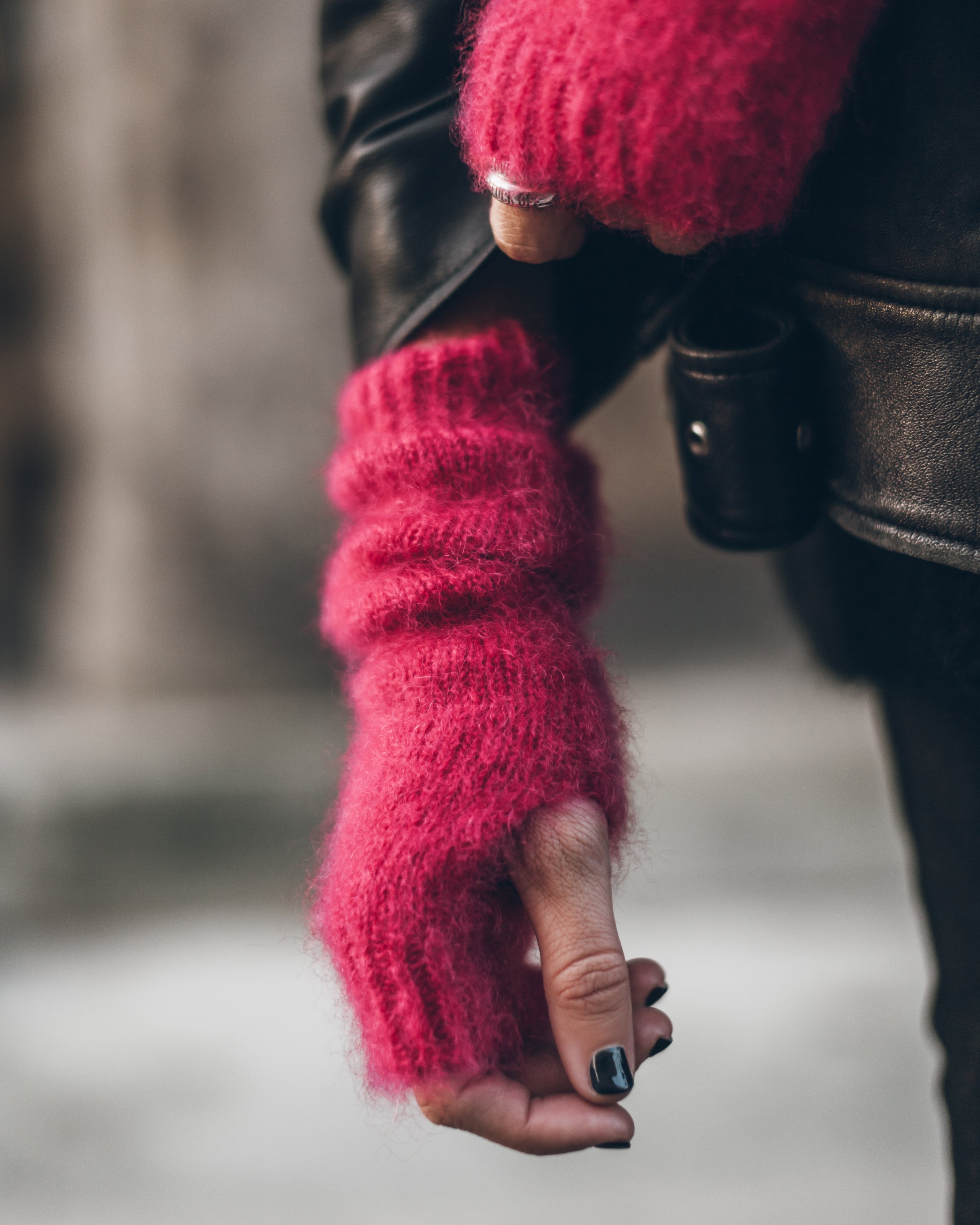 The Pink Knit Gloves