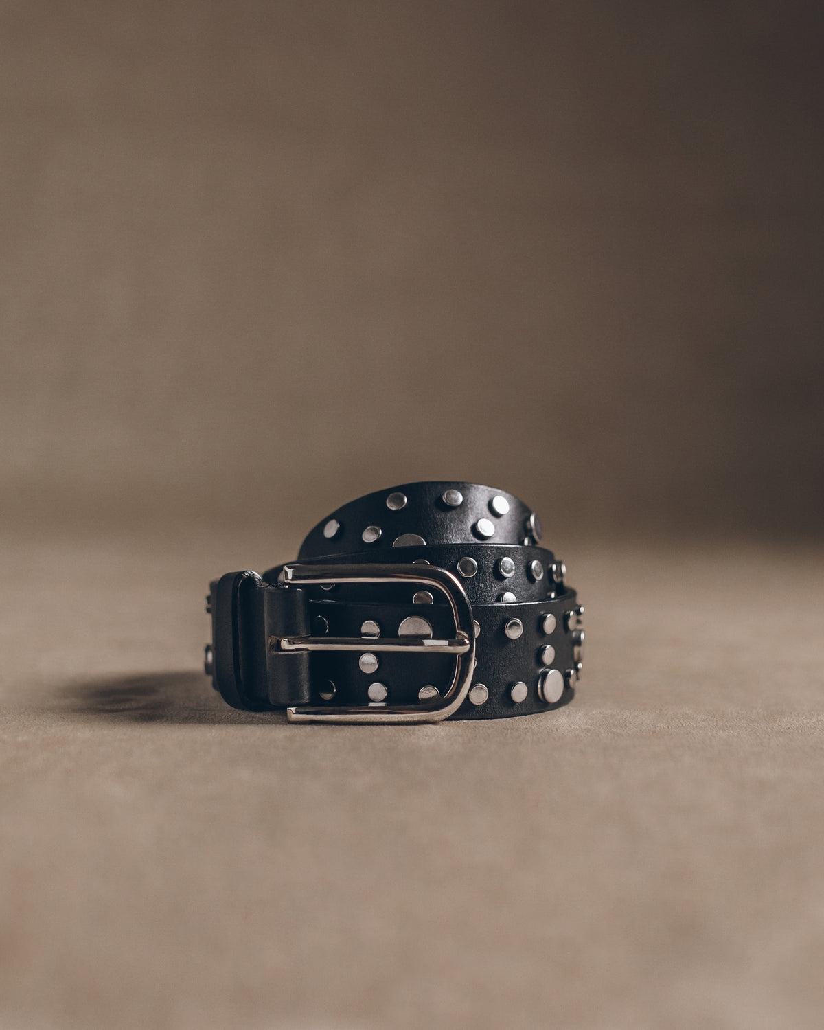 mikuta-the-studded-belt-fw25- 