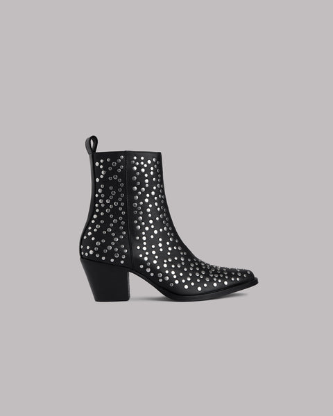 mikuta-the-studded-leather-