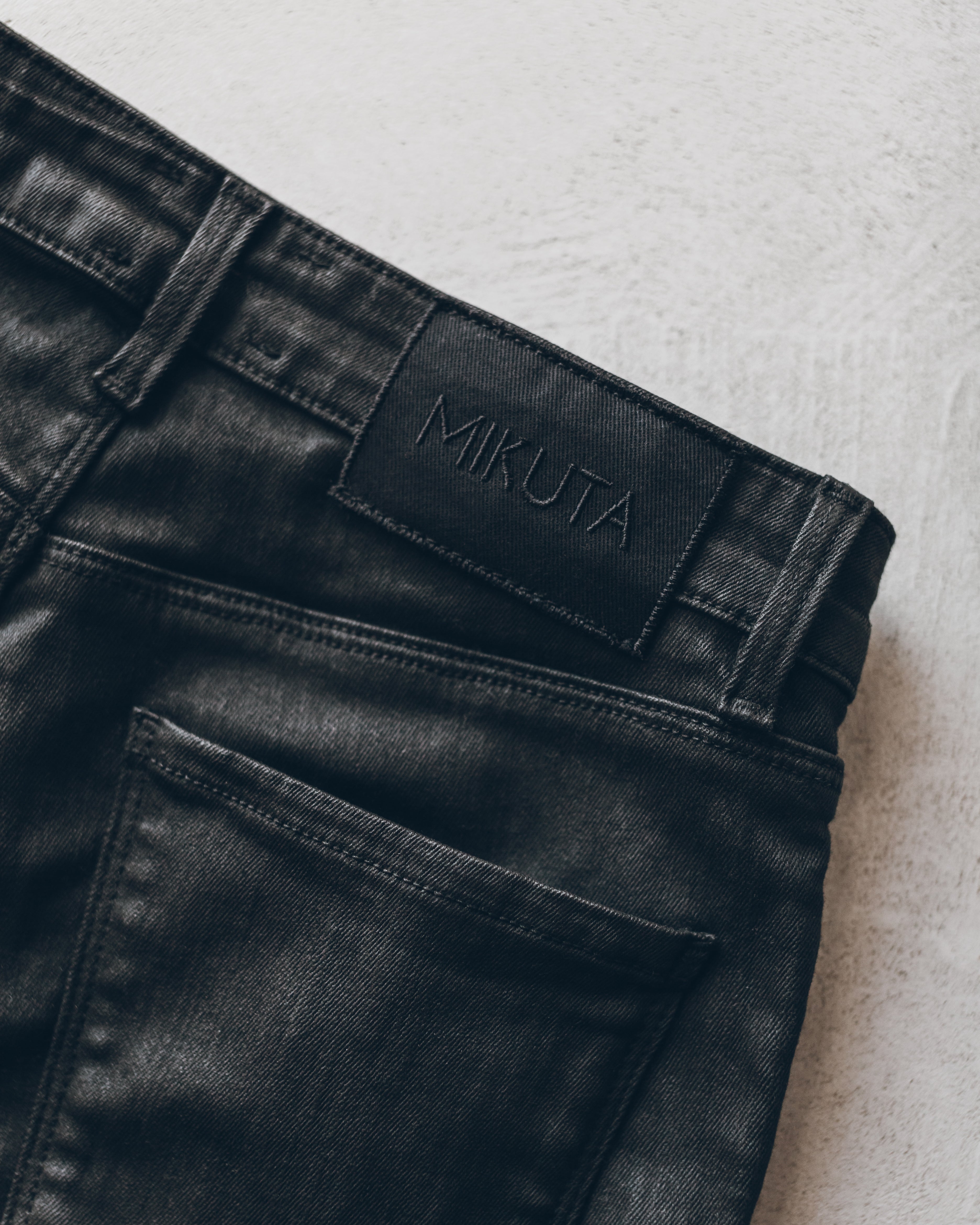 MIKUTA The Black Coated Jeans